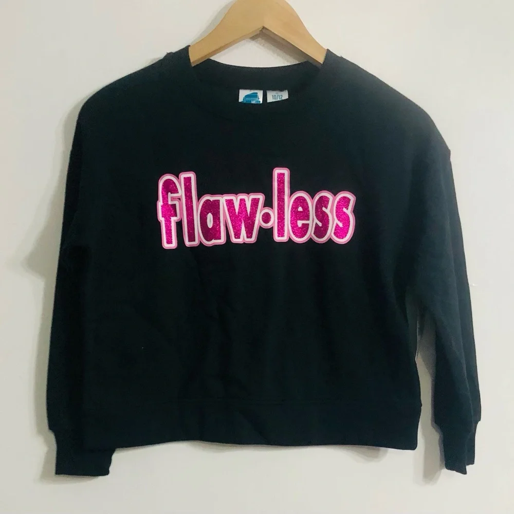 Girl’s sweatshirt Flawless graphic crewneck long sleeves raglan black. 10/12